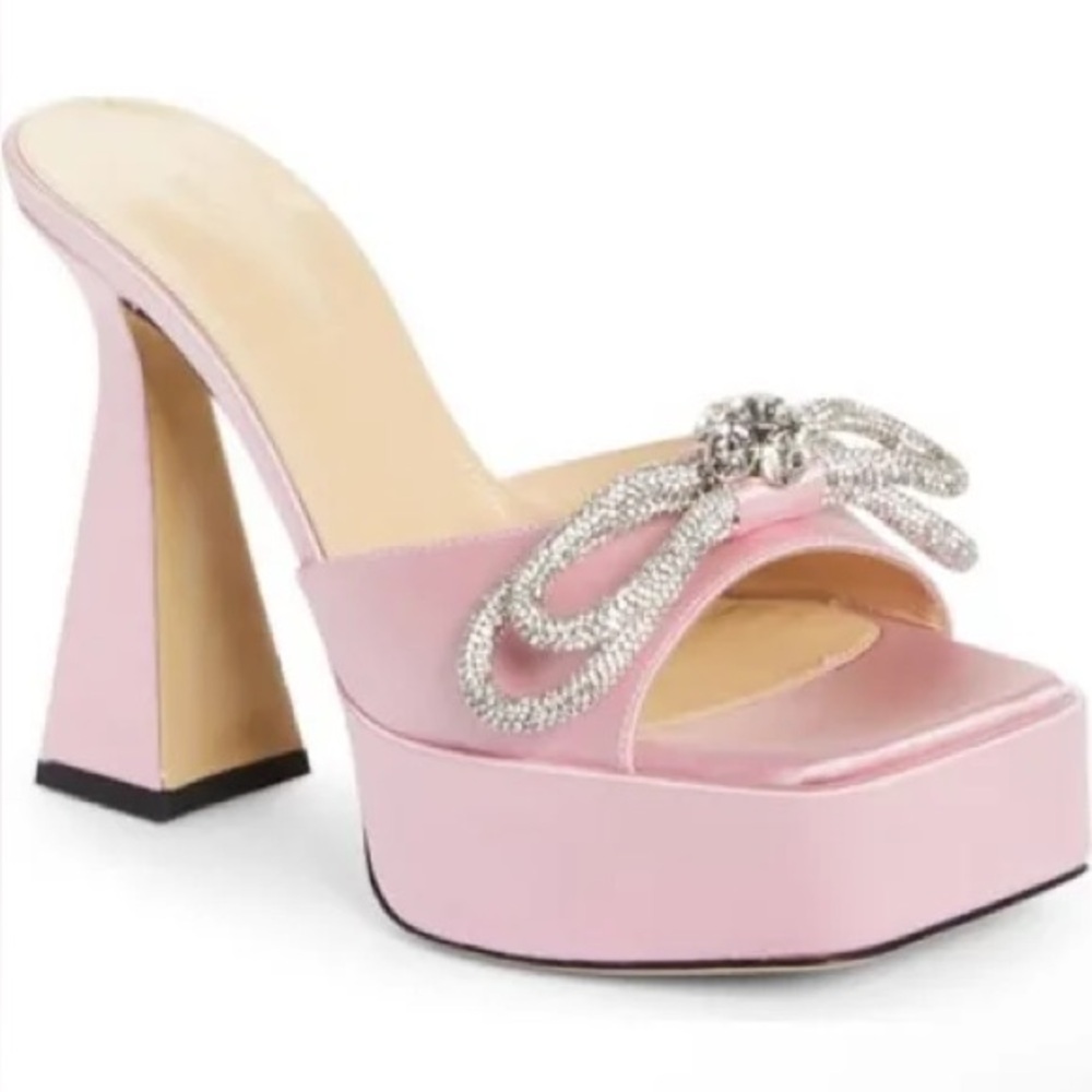 Mach and Mach Heels, missing stone